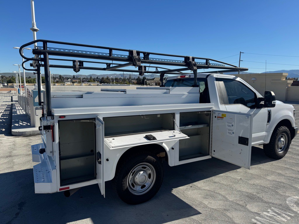 2018 Ford F-350 Image 9