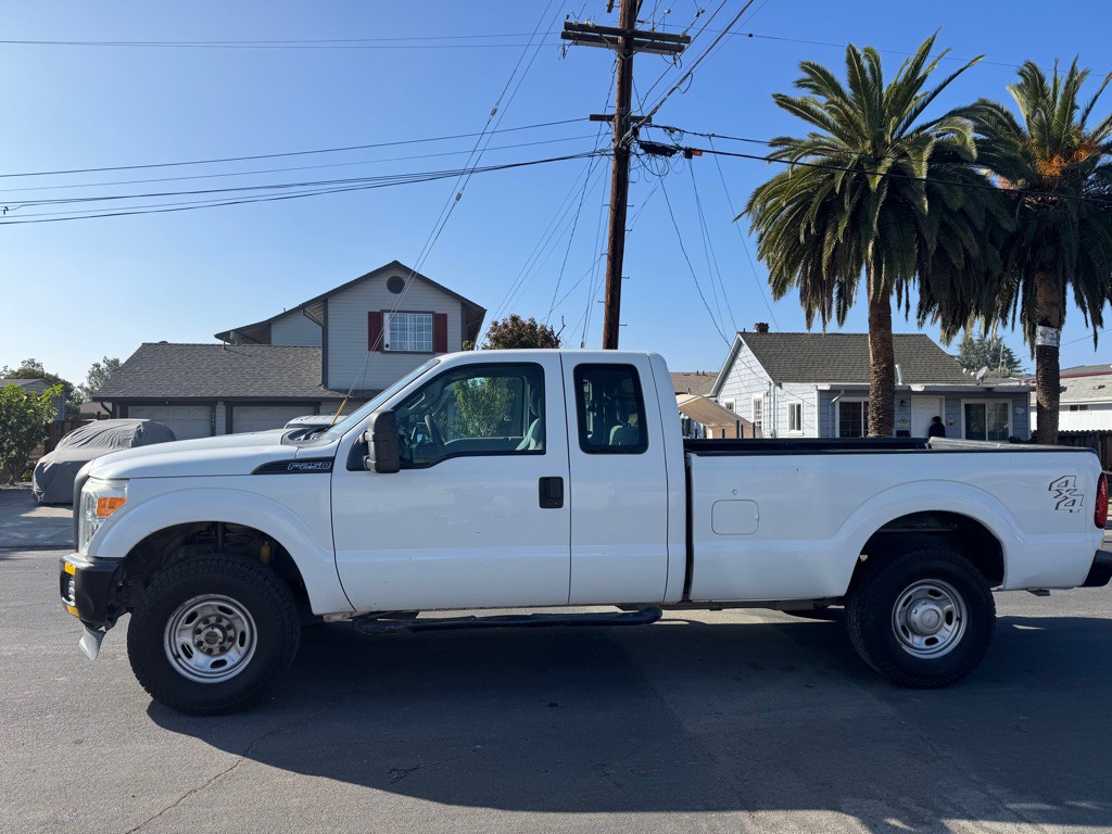 2015 Ford F-250 Image 3