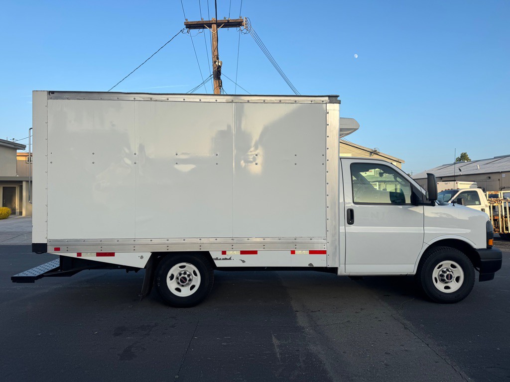 2019 GMC Savana Image 8