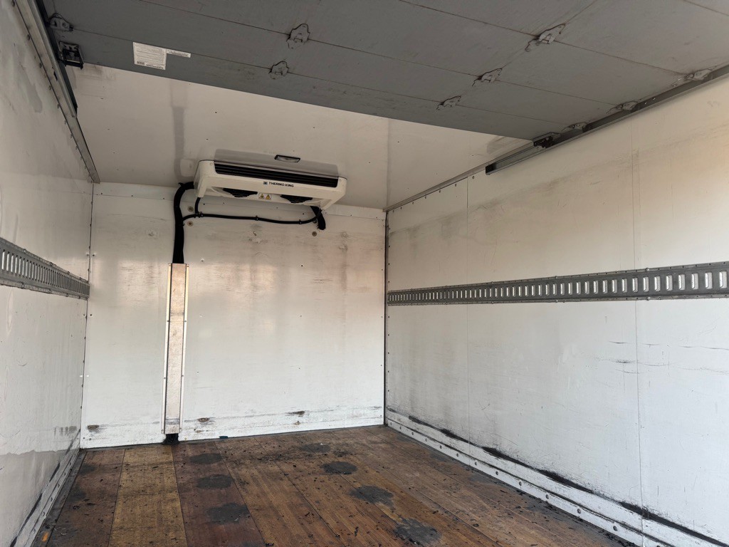 2019 GMC Savana Image 9