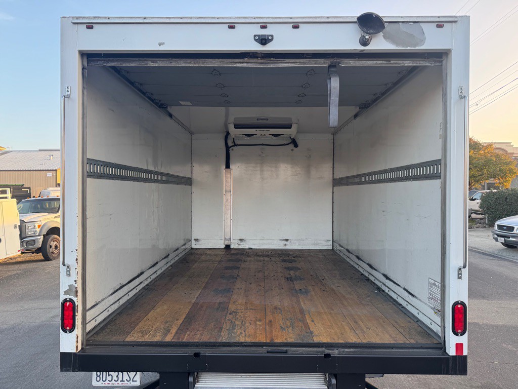 2019 GMC Savana Image 10