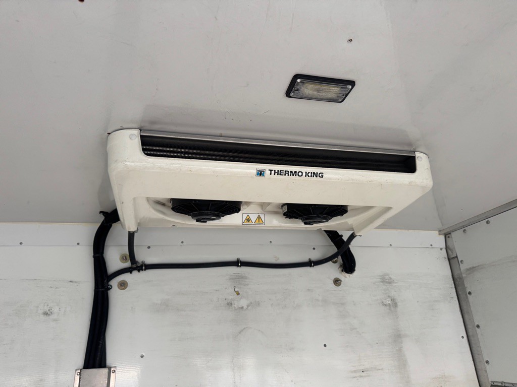 2019 GMC Savana Image 19