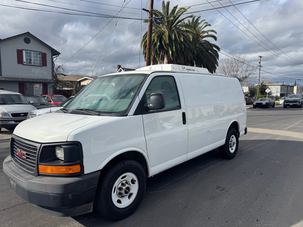2017 GMC Savana Image 4