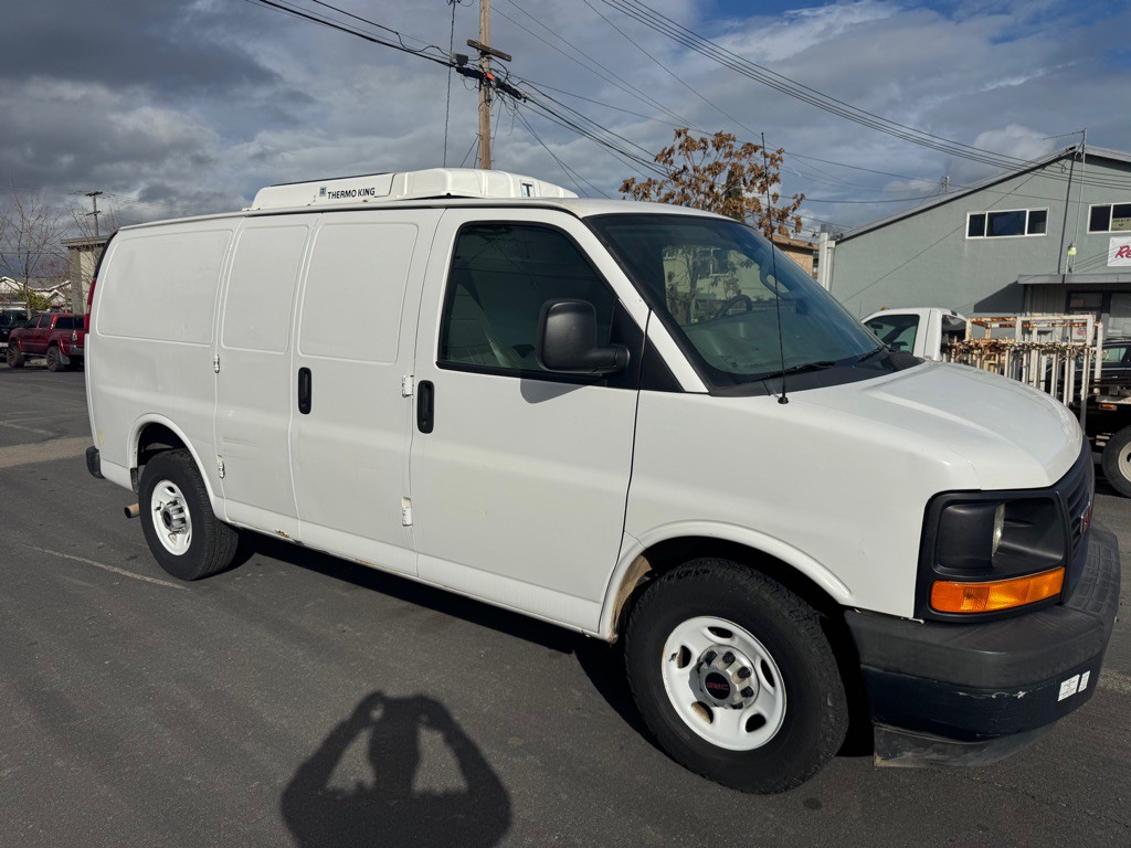 2017 GMC Savana Image 6