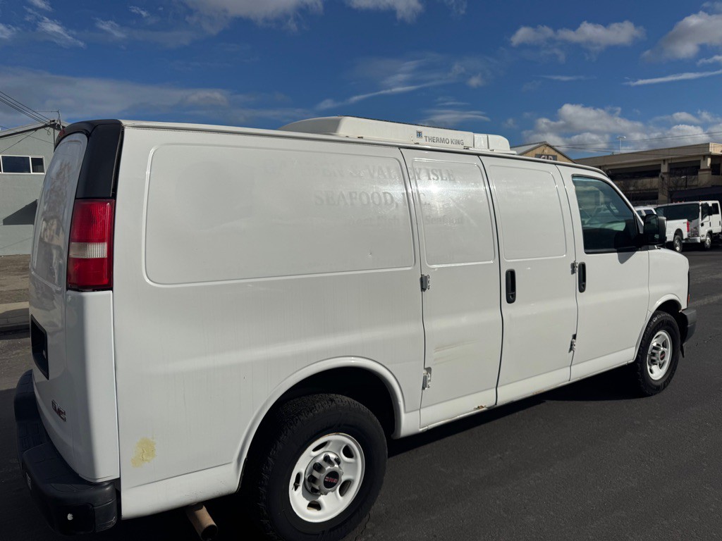 2017 GMC Savana Image 7