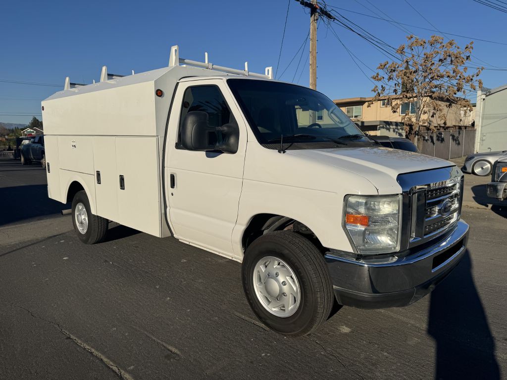 2016 Ford Econoline Image 2