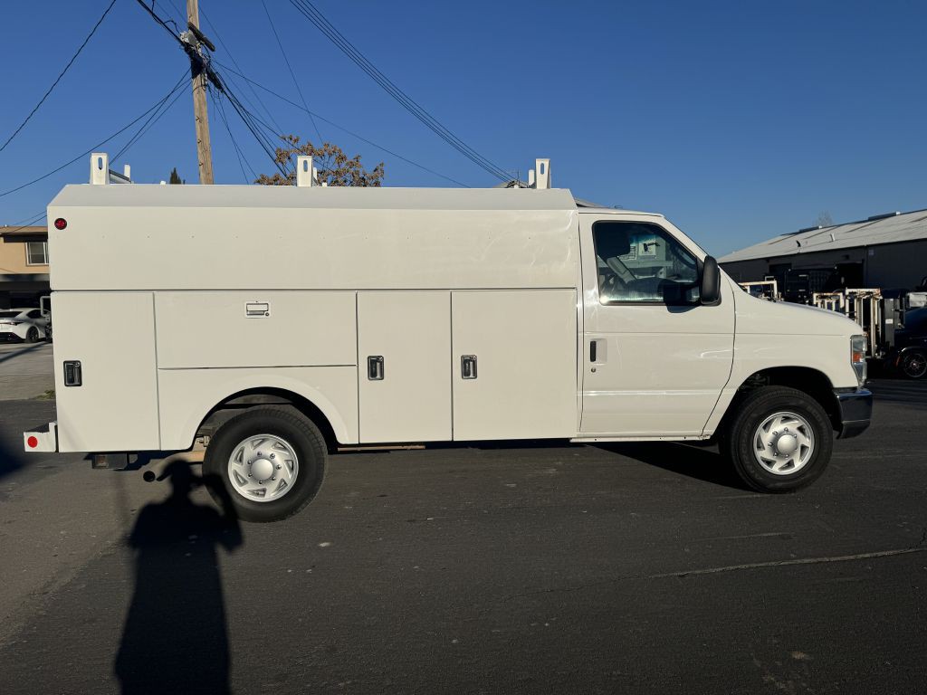 2016 Ford Econoline Image 3