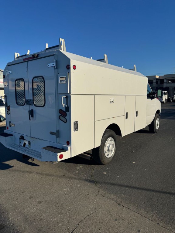 2016 Ford Econoline Image 6
