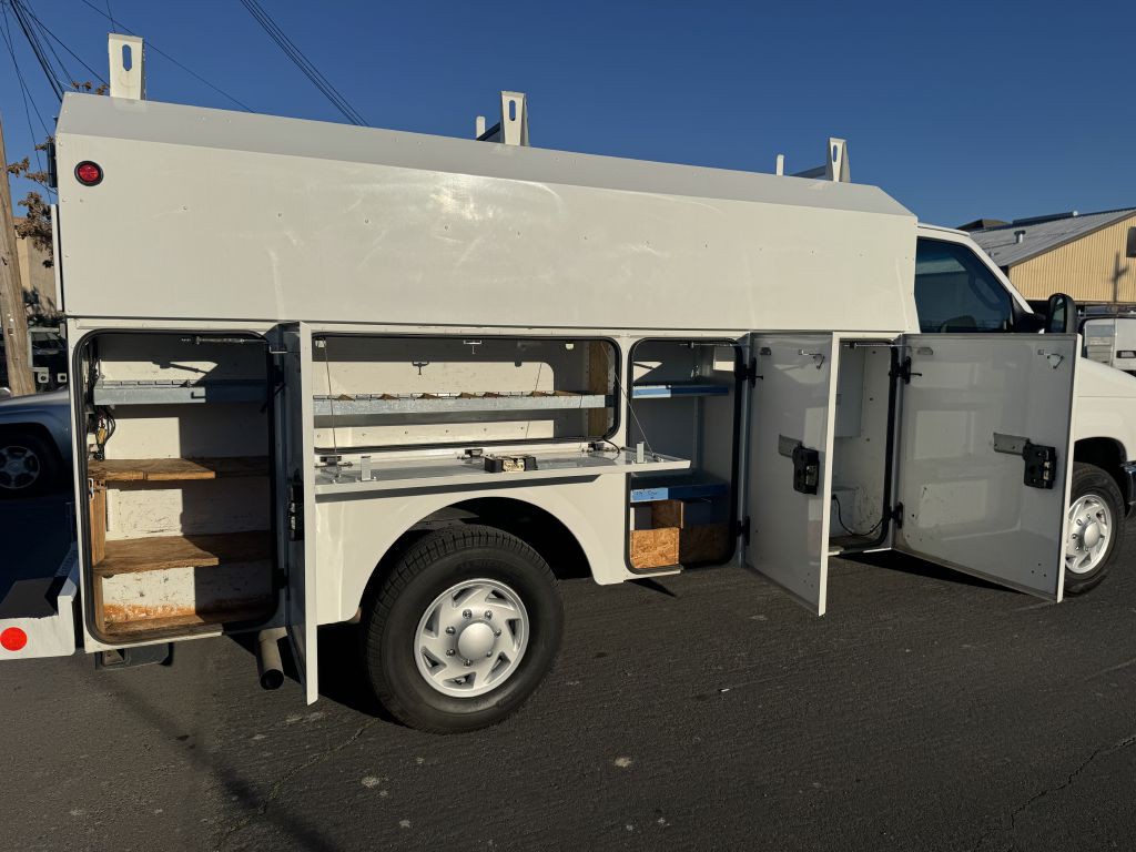 2016 Ford Econoline Image 9