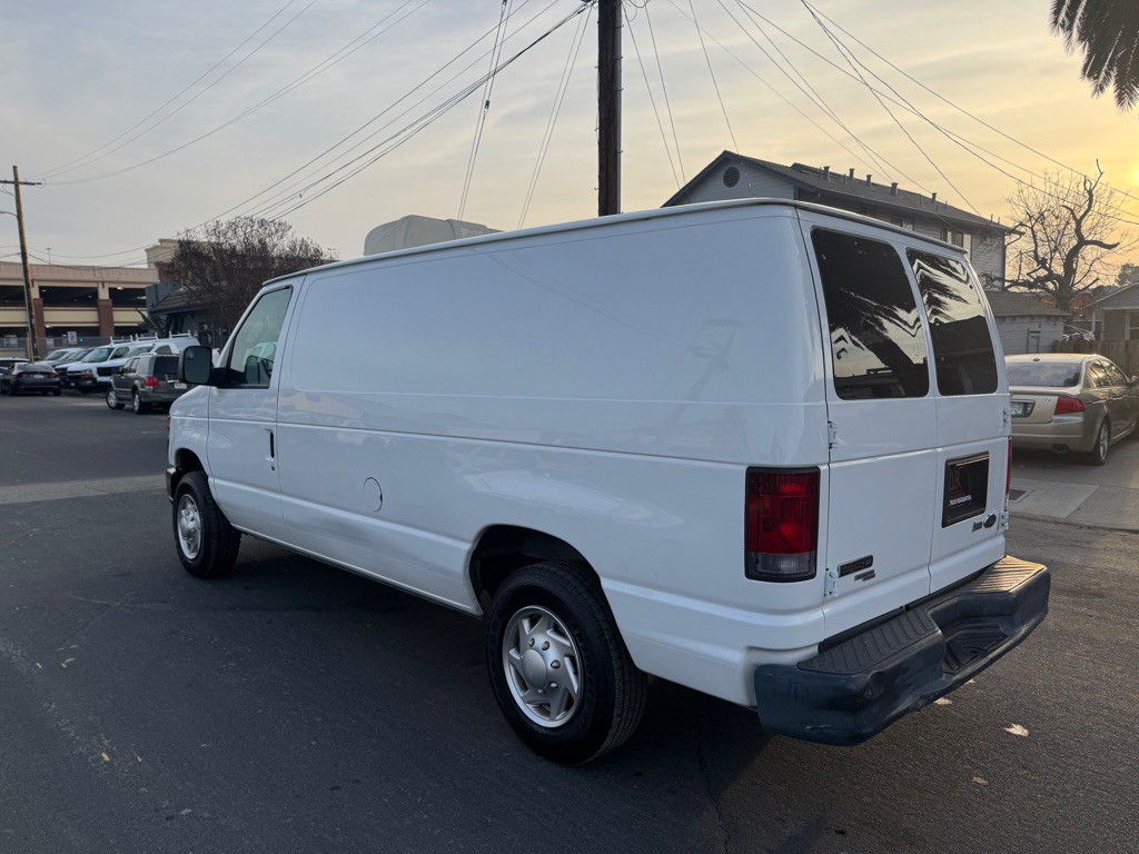 2012 Ford Econoline Image 4