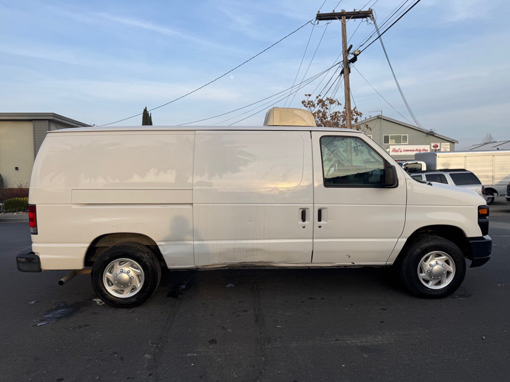 2012 Ford Econoline Image 10