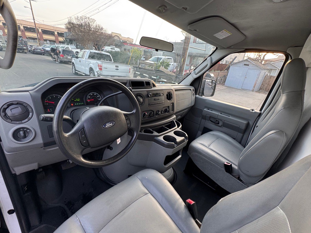 2012 Ford Econoline Image 12