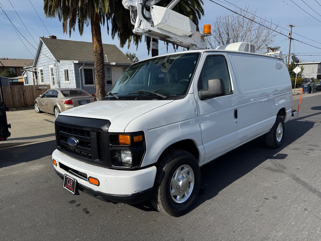 2012 Ford Econoline Image 2