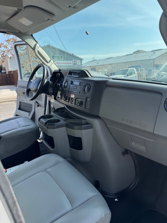 2012 Ford Econoline Image 16
