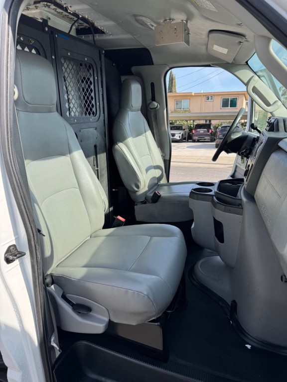 2012 Ford Econoline Image 17