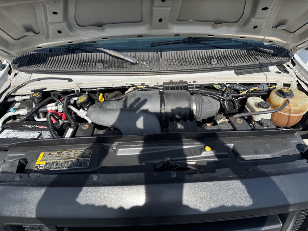 2012 Ford Econoline Image 22