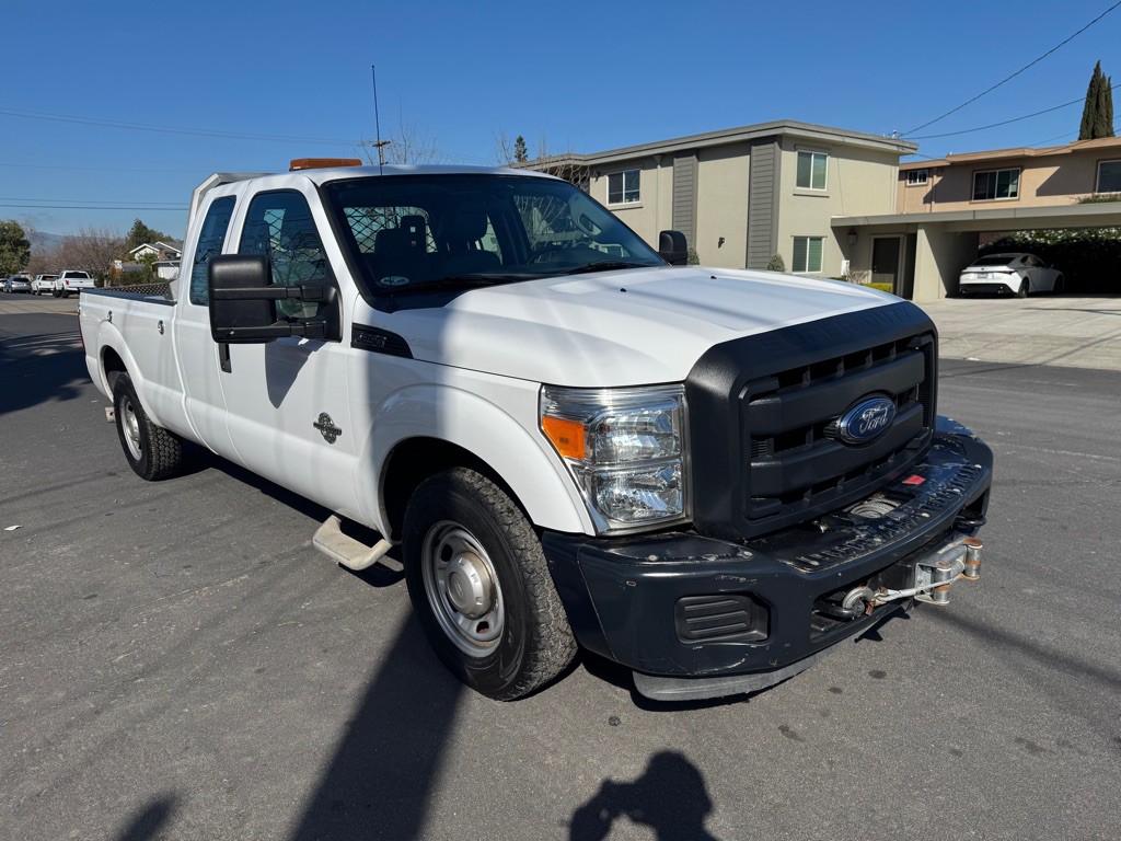 2015 Ford F-250 Image 2