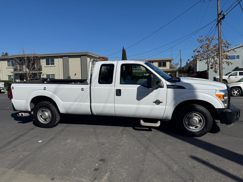 2015 Ford F-250 Image 4