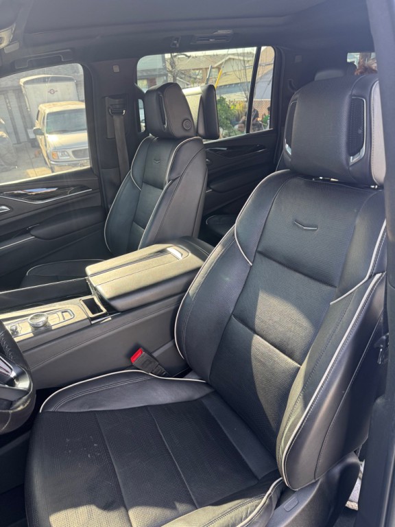 2021 Cadillac Escalade Image 13