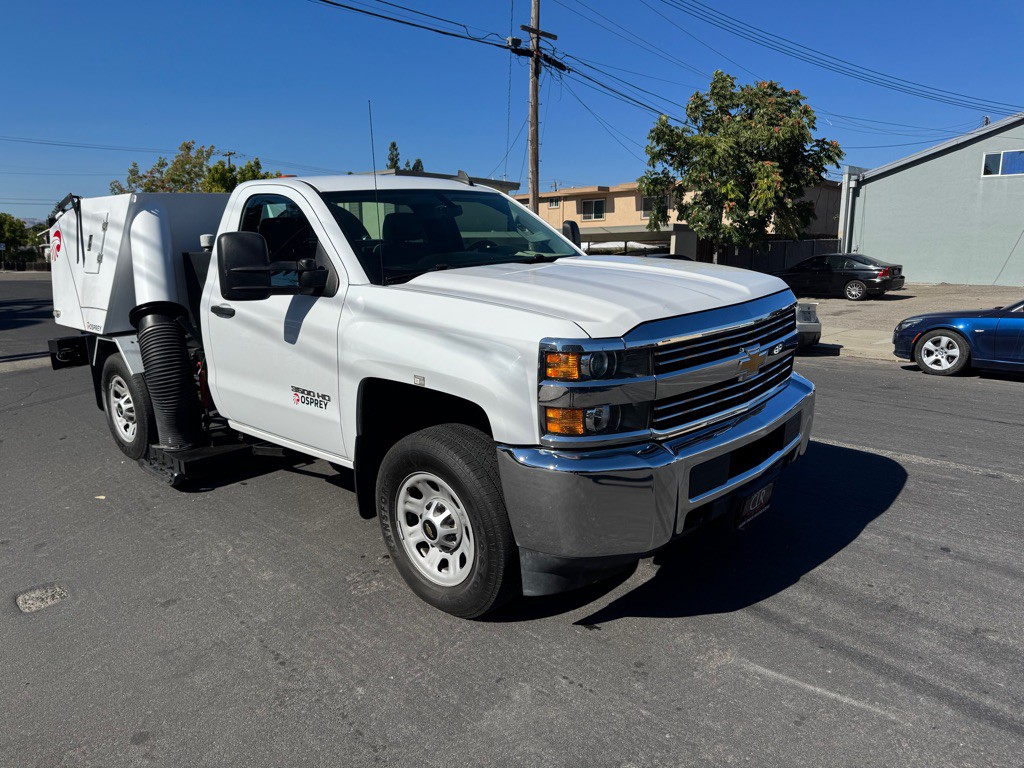 2017 Chevrolet Silverado 1500 Image 2