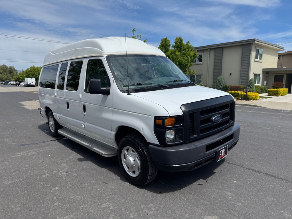 2008 Ford Econoline Image 1