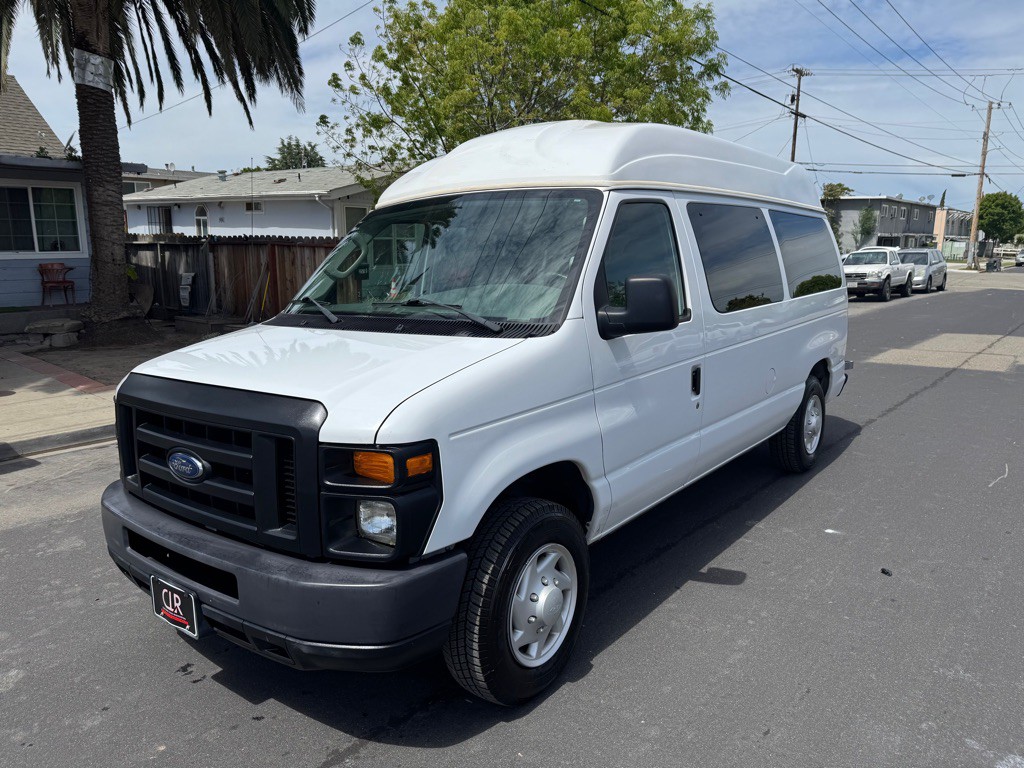 2008 Ford Econoline Image 2