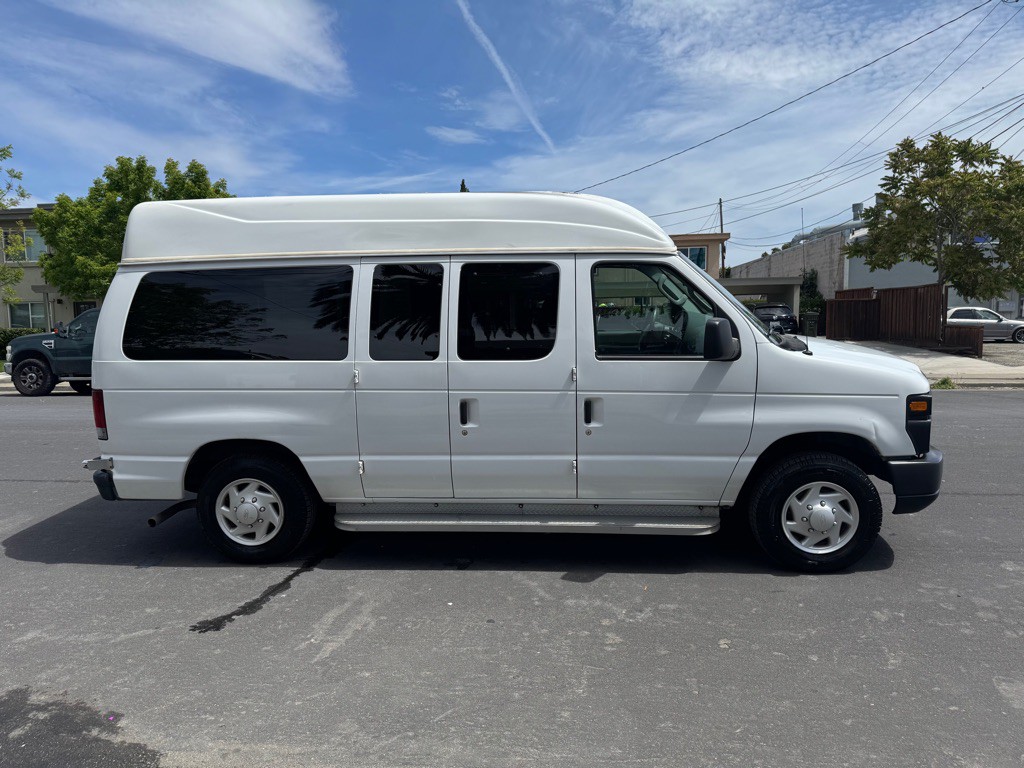 2008 Ford Econoline Image 5