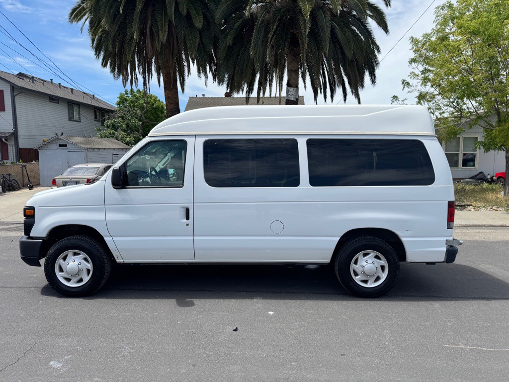 2008 Ford Econoline Image 6