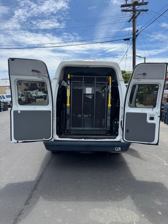 2008 Ford Econoline Image 10