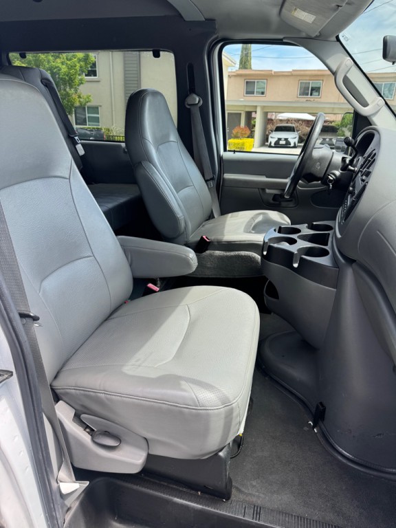 2008 Ford Econoline Image 18