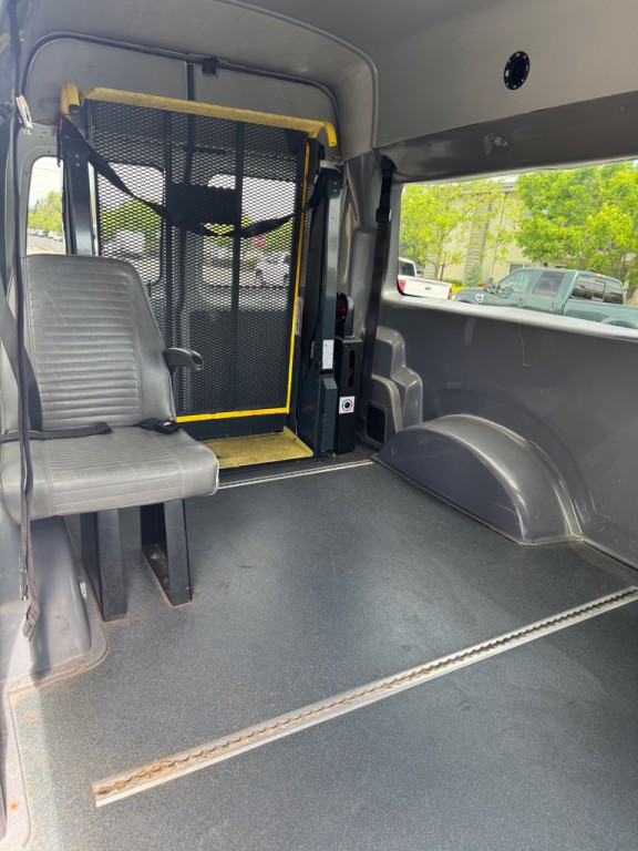 2008 Ford Econoline Image 20
