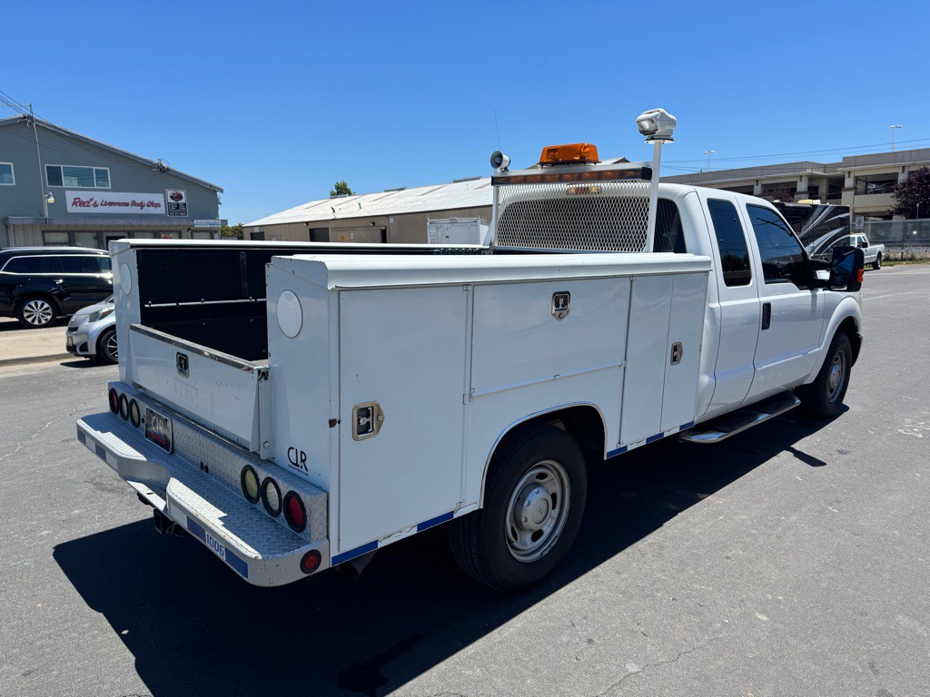 2011 Ford F-250 Image 6