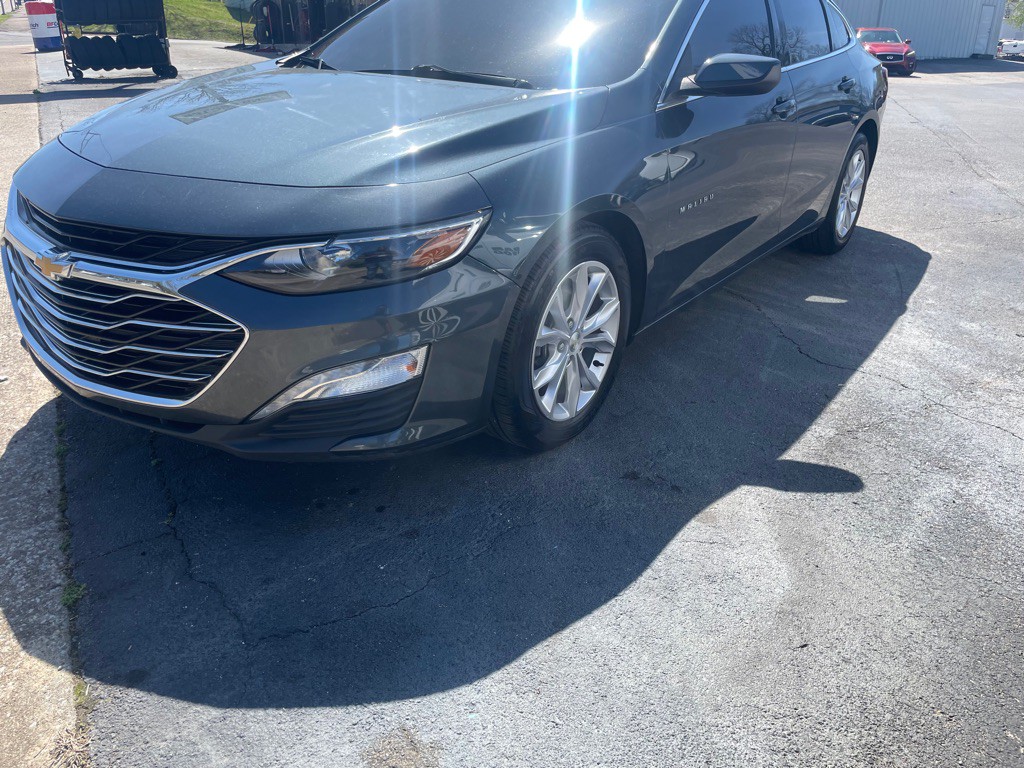 2019 Chevrolet Malibu Image 2