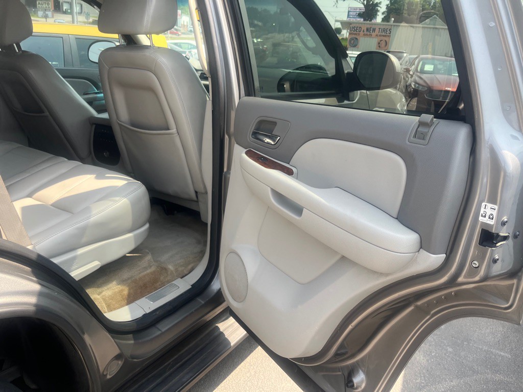 2007 Chevrolet Tahoe Image 12
