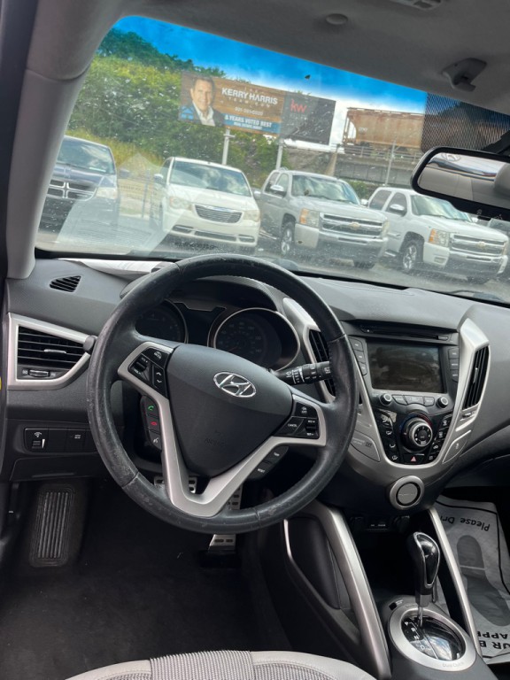 2012 Hyundai Veloster Image 6