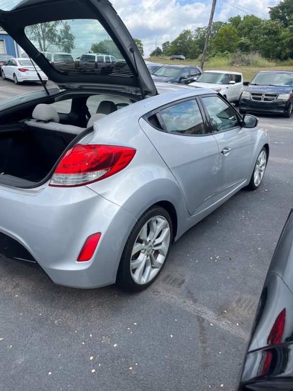2012 Hyundai Veloster Image 11