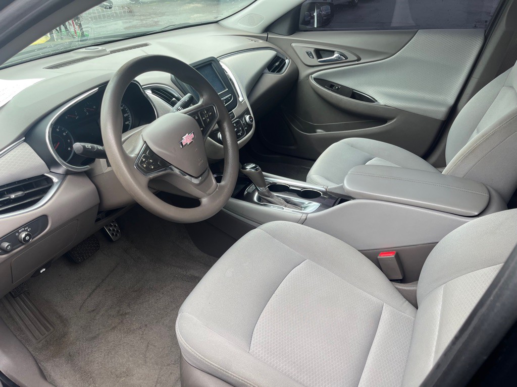 2016 Chevrolet Malibu Image 4