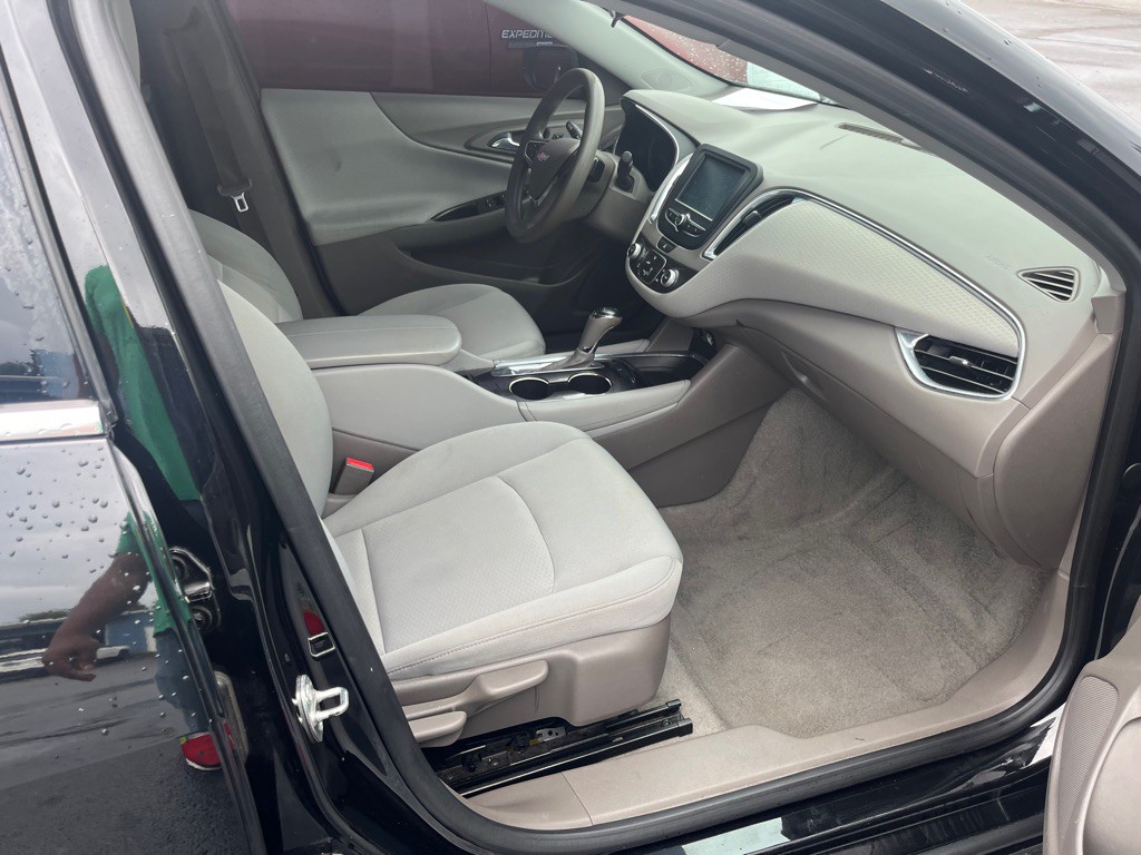 2016 Chevrolet Malibu Image 11