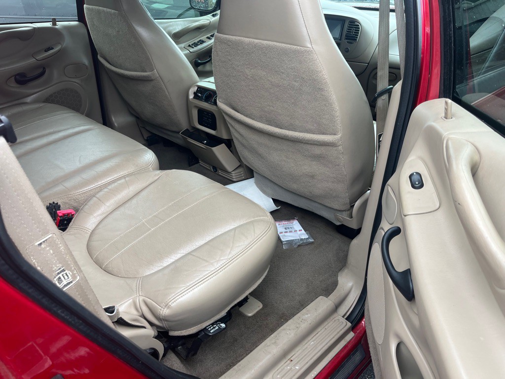 2001 Ford Expedition Image 12