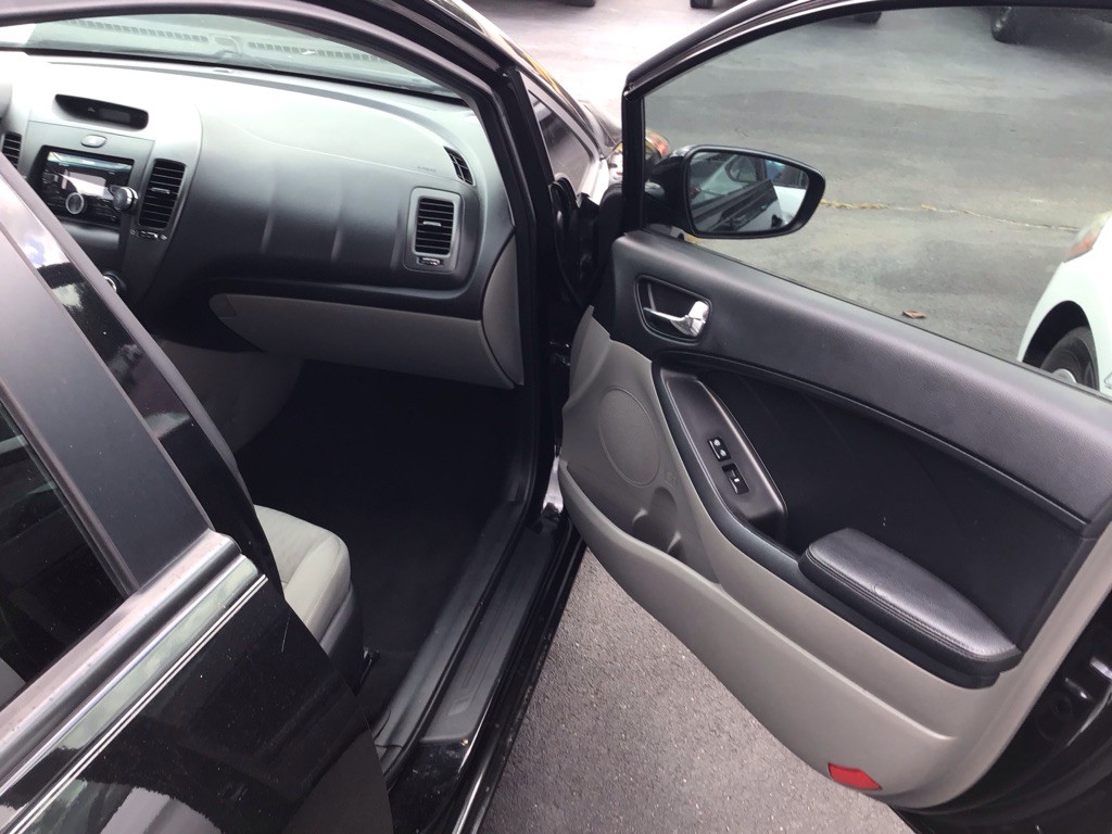 2016 Kia Forte Image 25