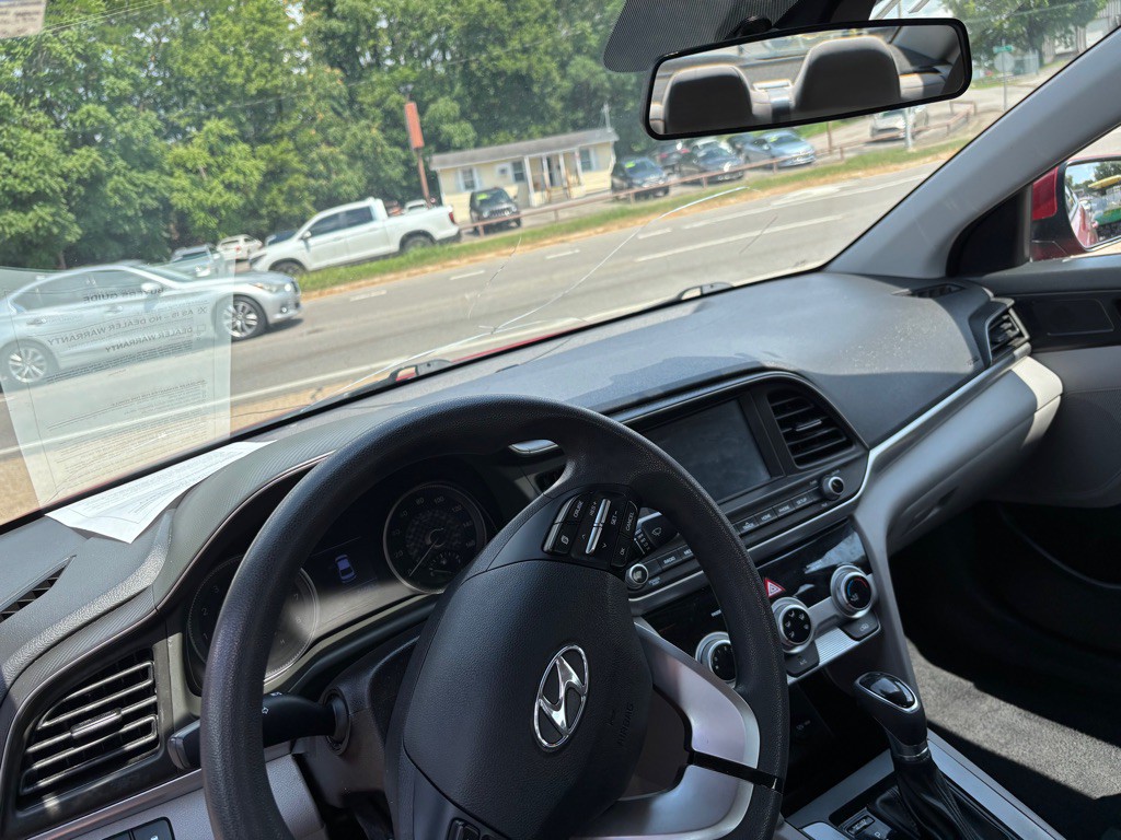 2019 Hyundai Elantra Image 5