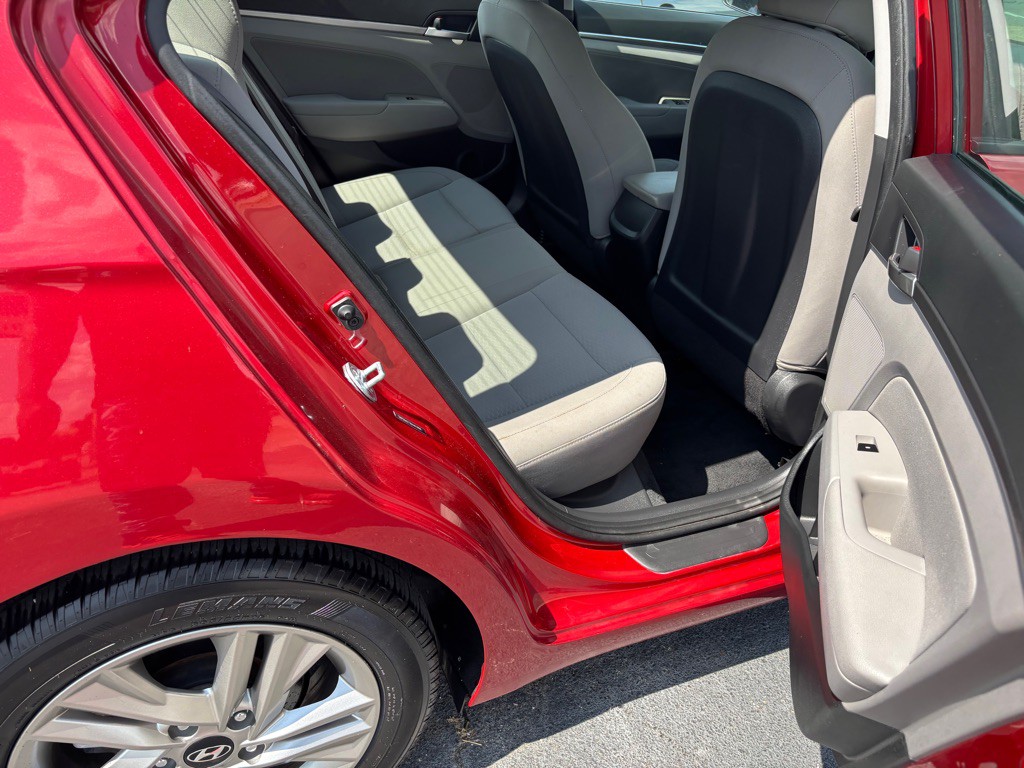 2019 Hyundai Elantra Image 10