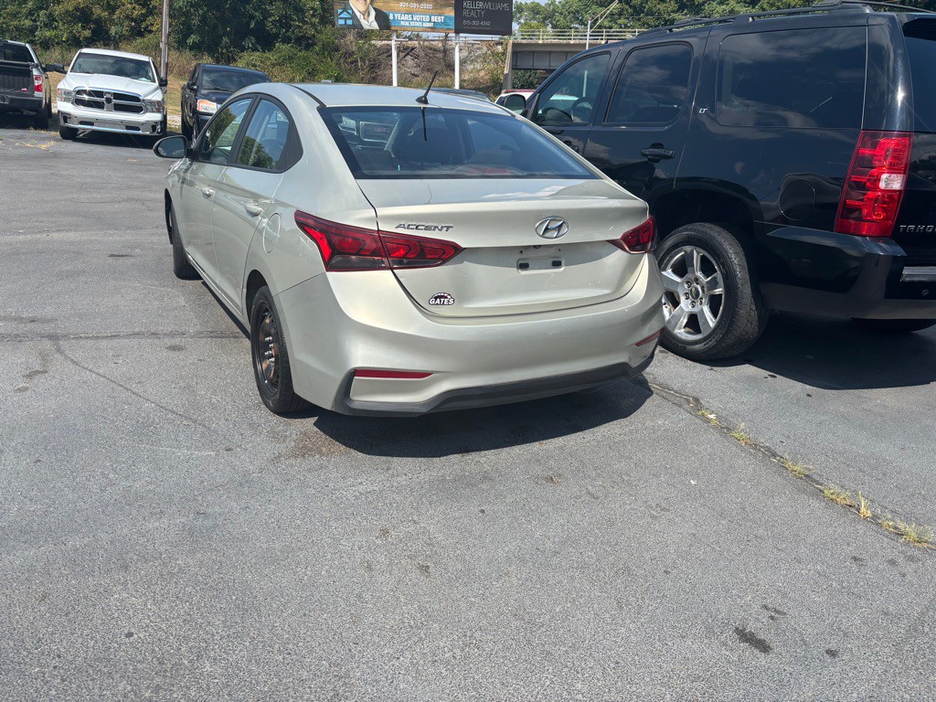 2018 Hyundai Accent Image 3