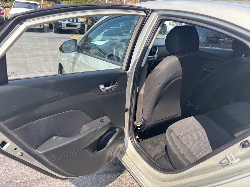 2018 Hyundai Accent Image 8