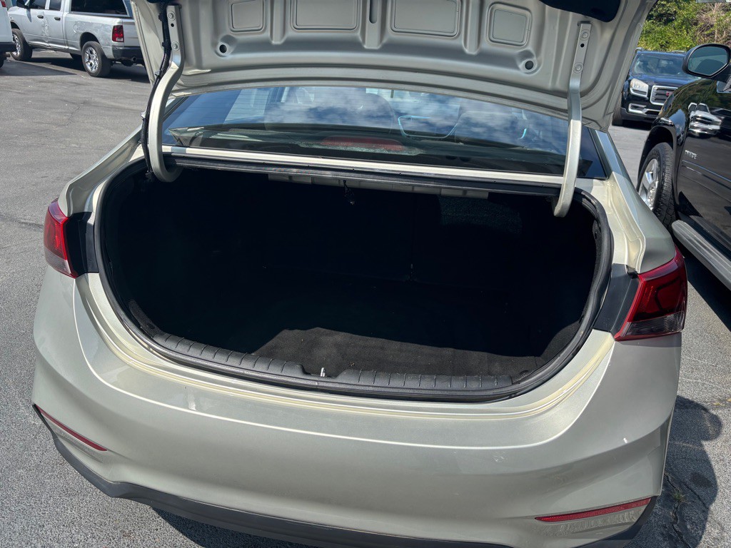 2018 Hyundai Accent Image 9