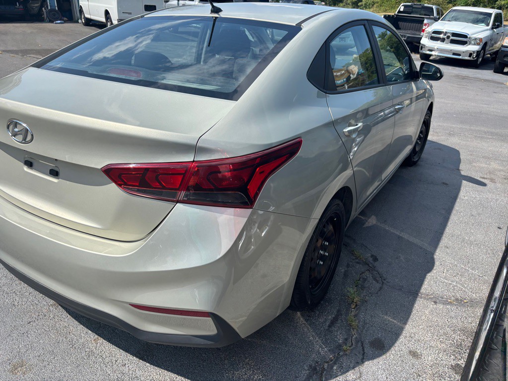 2018 Hyundai Accent Image 17