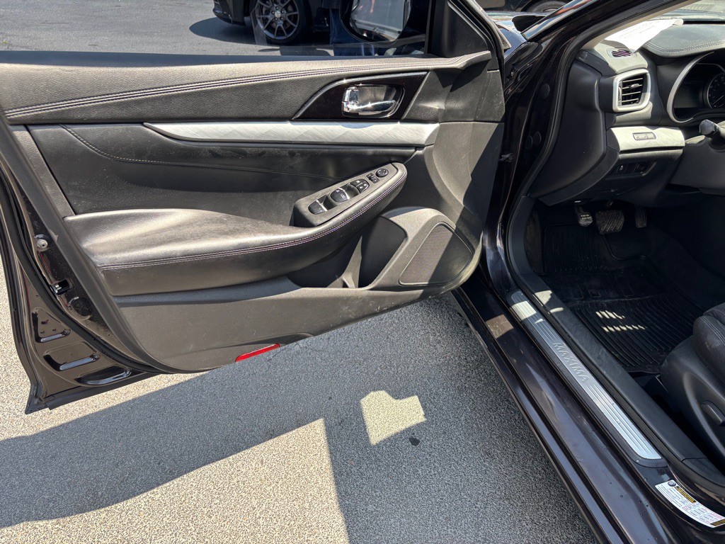 2016 Nissan Maxima Image 5