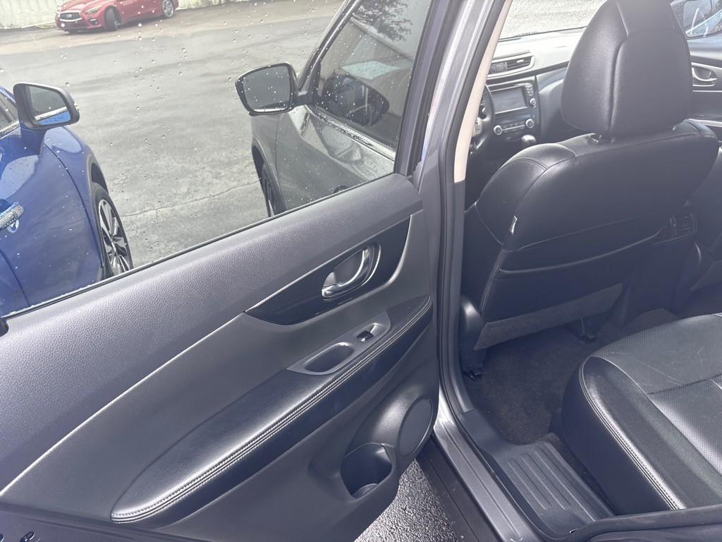 2016 Nissan Rogue Image 11