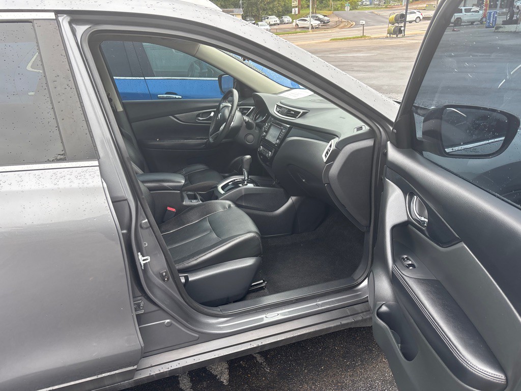 2016 Nissan Rogue Image 15