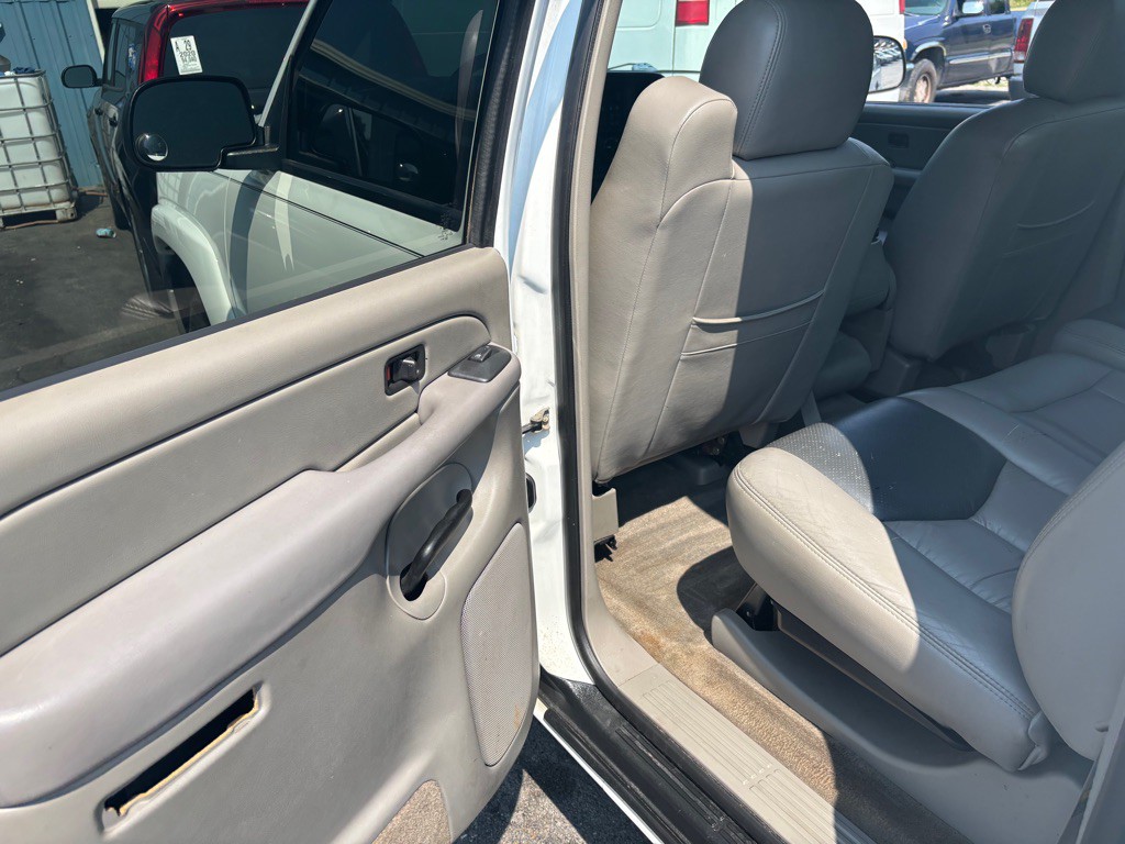2005 Chevrolet Avalanche Image 7